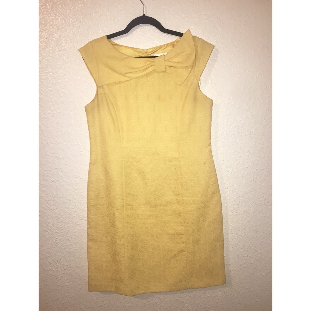 YELLOW DRESS WITH HALF BOW